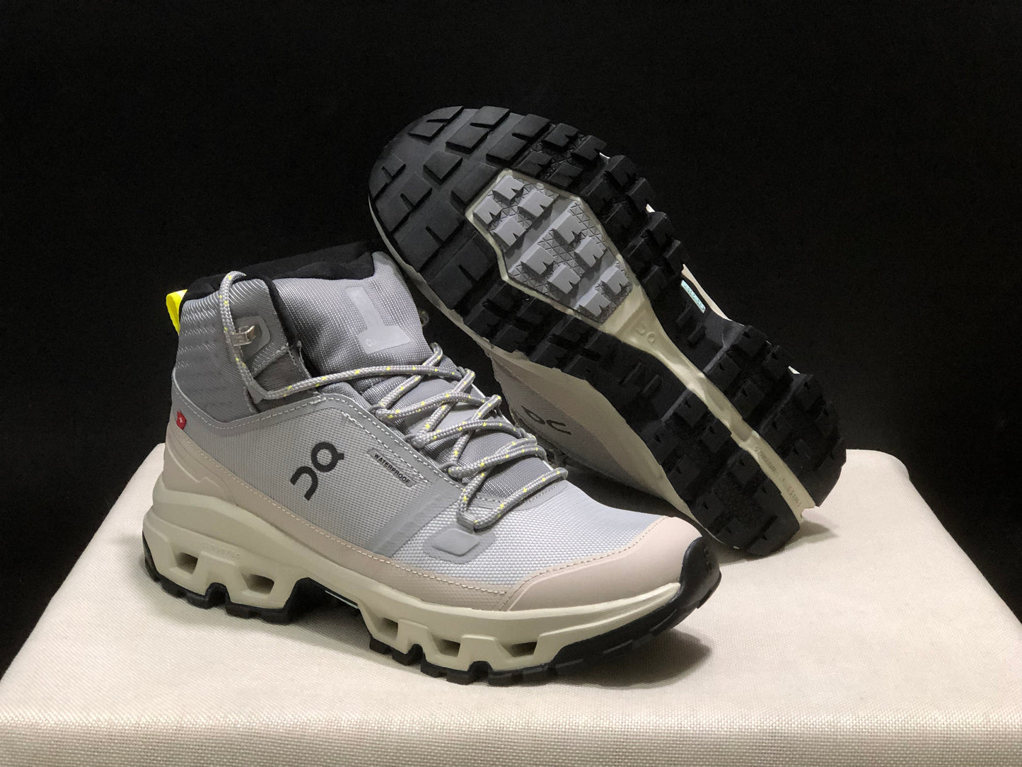 Cloudrock "Grey-Beige"