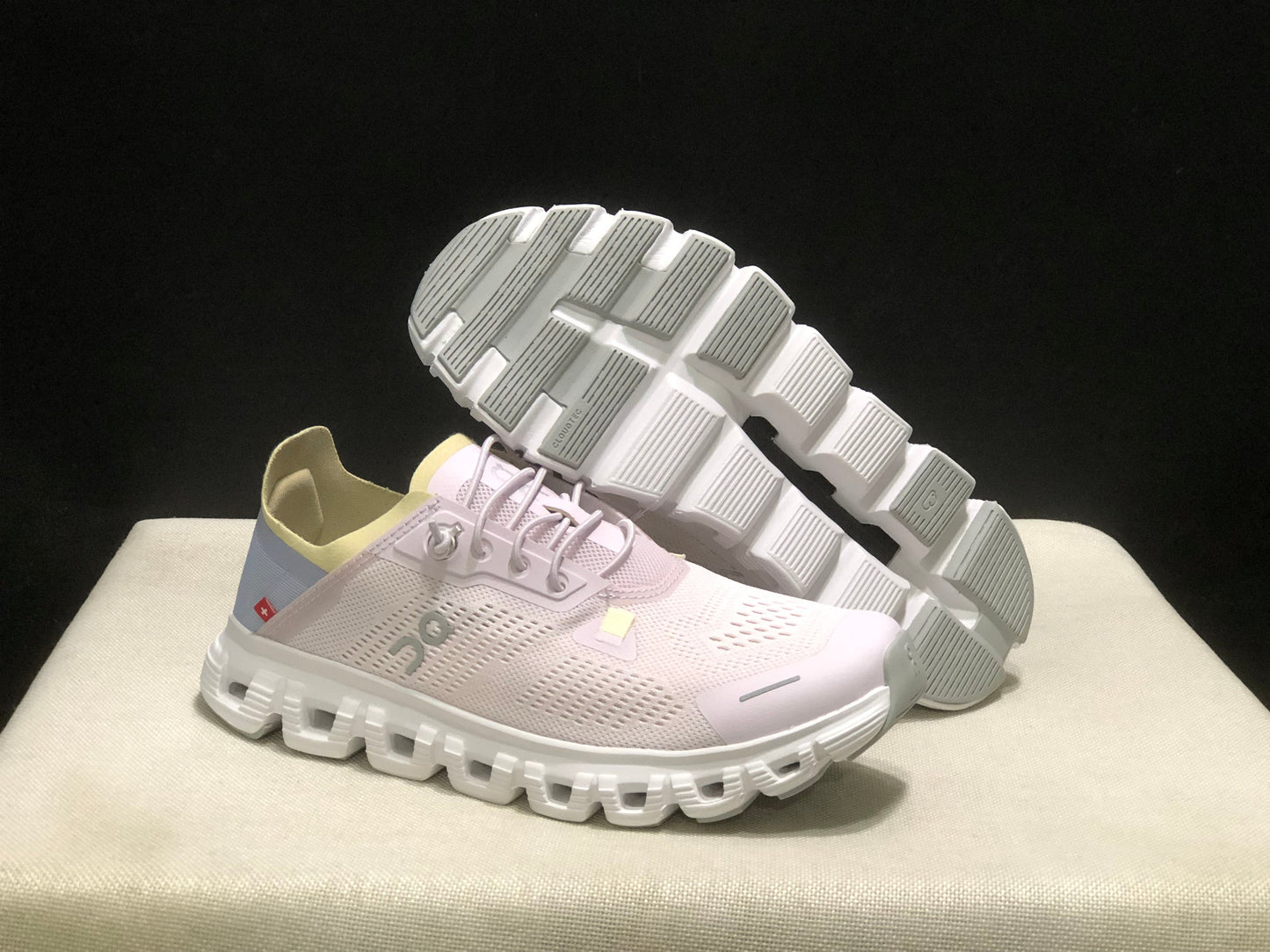 Cloudventure "Beige-Blue"