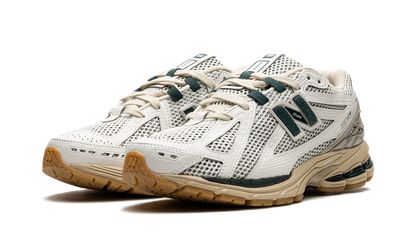 906R "Kith- Black"