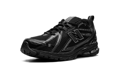 1906R "Black/Silver