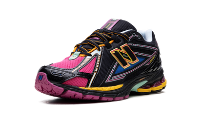 1906R "Black/Pink"